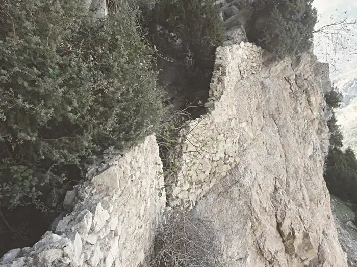 Forteresse troglodyte d'Aiglun
