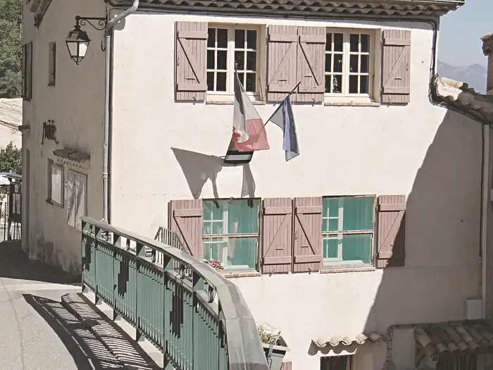 La mairie, à Amirat