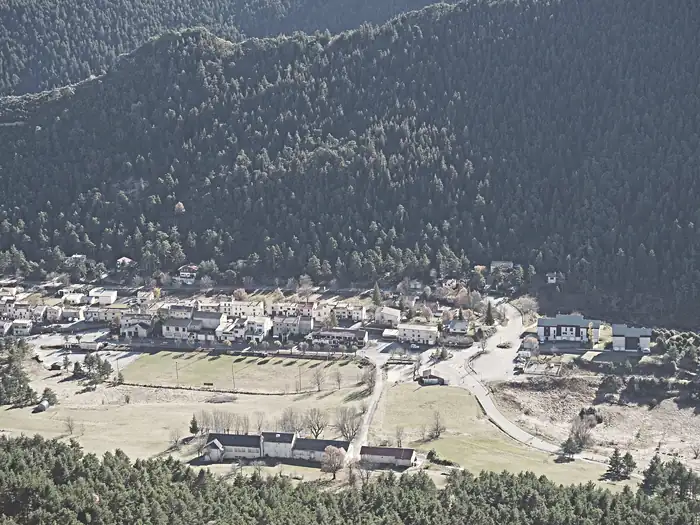 Vue du village d’Andon depuis la piste des Crêtes en novembre 2021