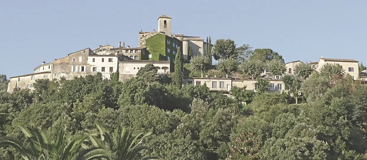 Vue de village depuis chemin de Pierrenchon, à Auribeau-sur-Siagne
