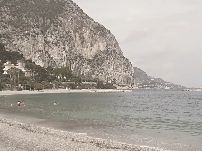 Plage de la Petite Afrique, à Beaulieu-sur-Mer