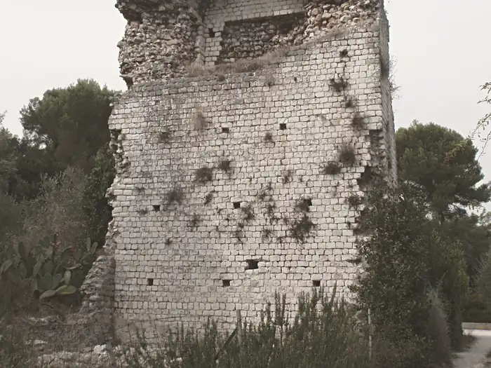 Tour de la Chèvre d'Or, à Biot