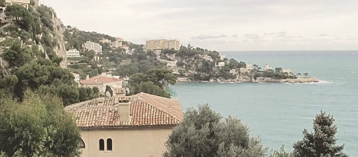 La Baie de Saint-Laurent et le cap Mala, PACA, France, à Cap-d'Ail