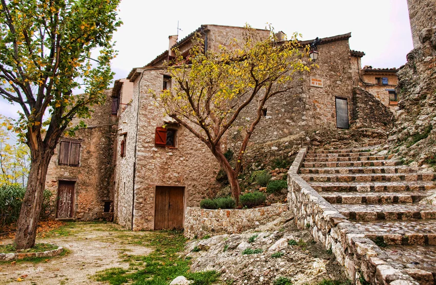 Vue du village de Carros