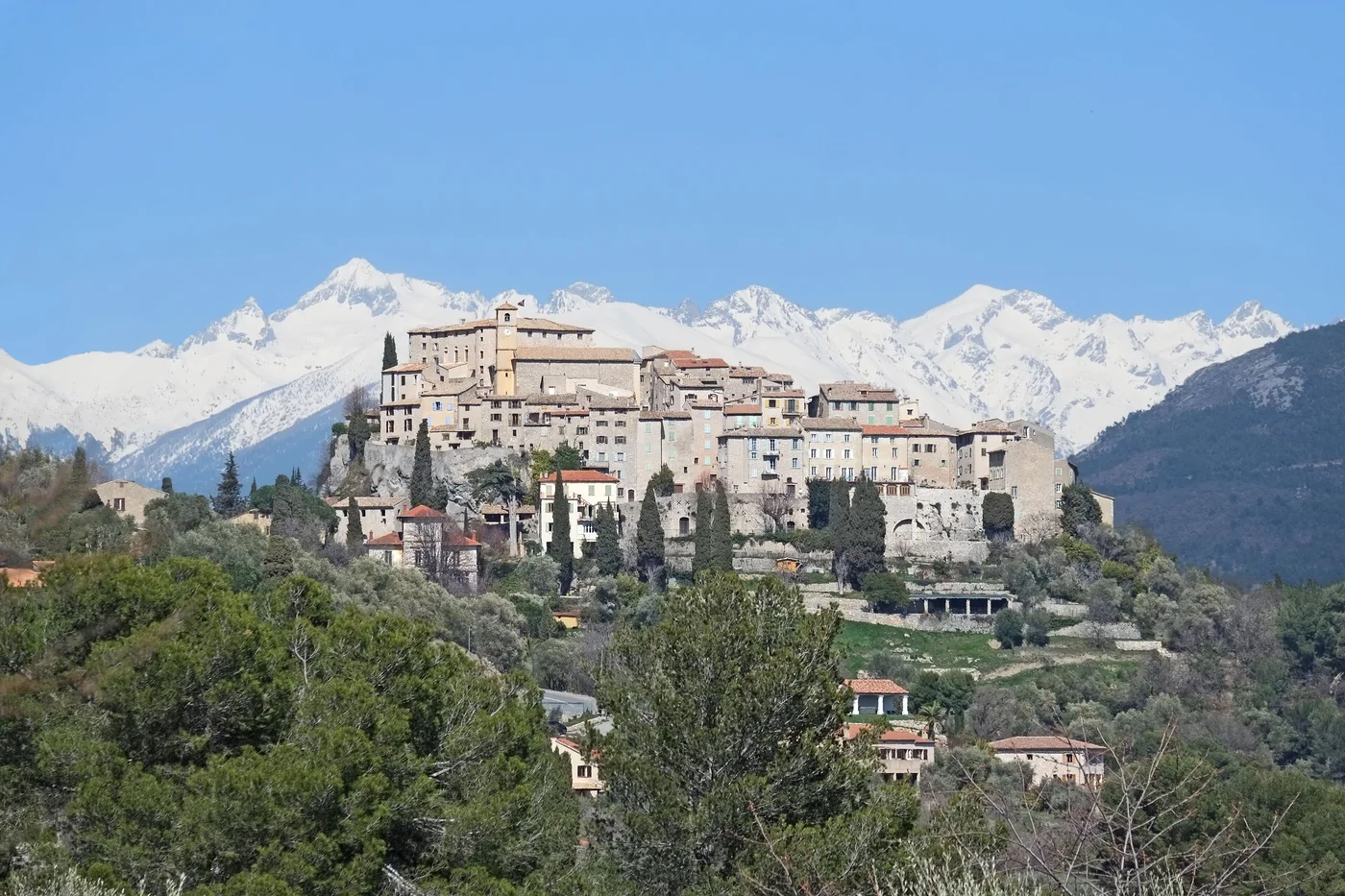 Vue du village de Carros