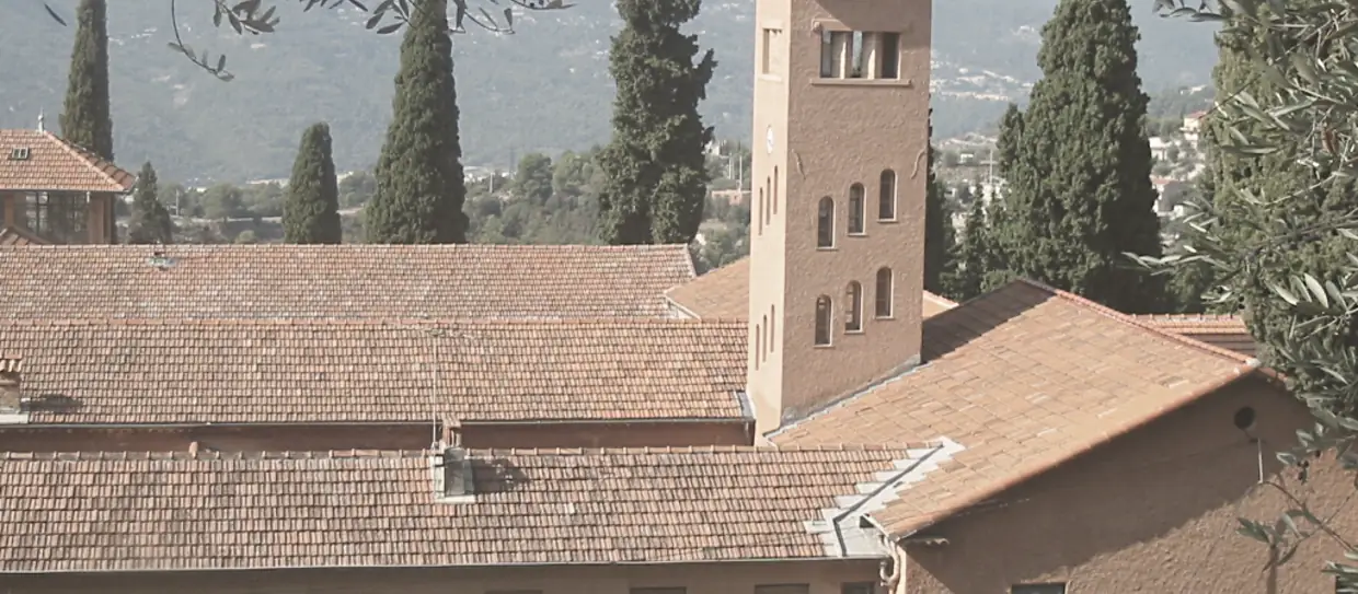 The Abbey, with its olive trees, à Castagniers