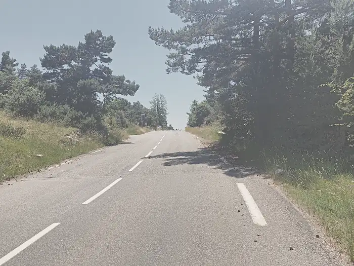 Col de l'Écre, à Caussols