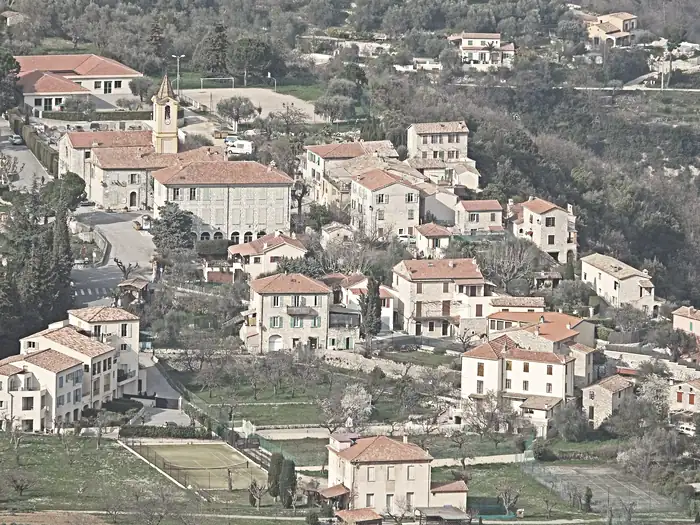 Vue du village de Châteauneuf-Villevieille depuis les ruines de Castel Nuovo