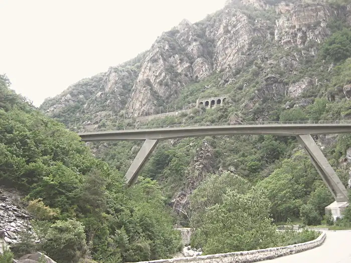 Viaduc de Scarassoui, à Fontan