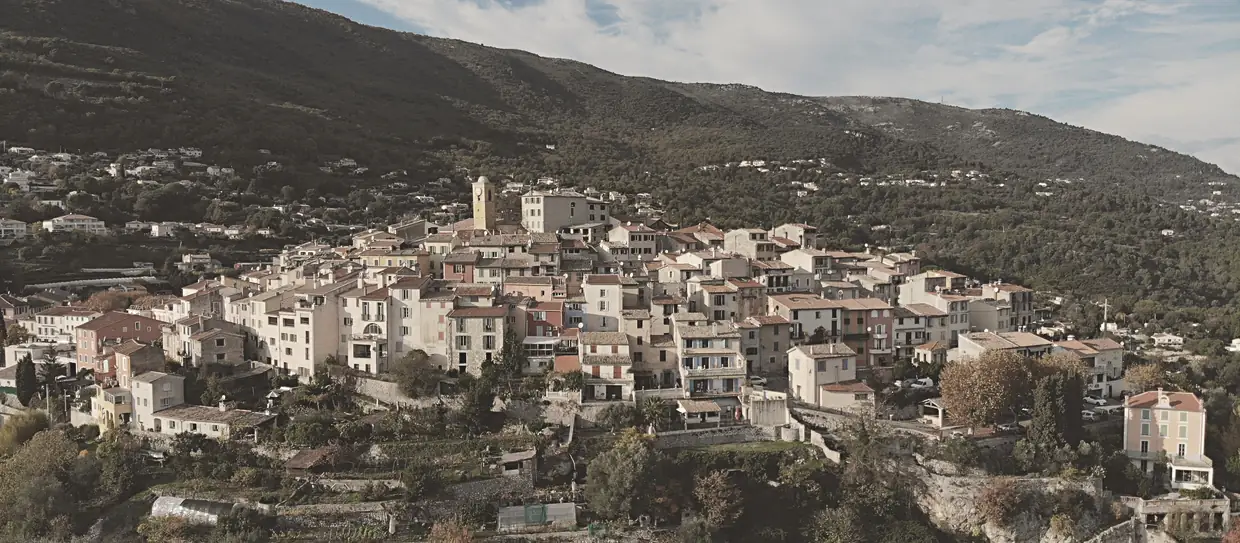 Vue du village de Gattières