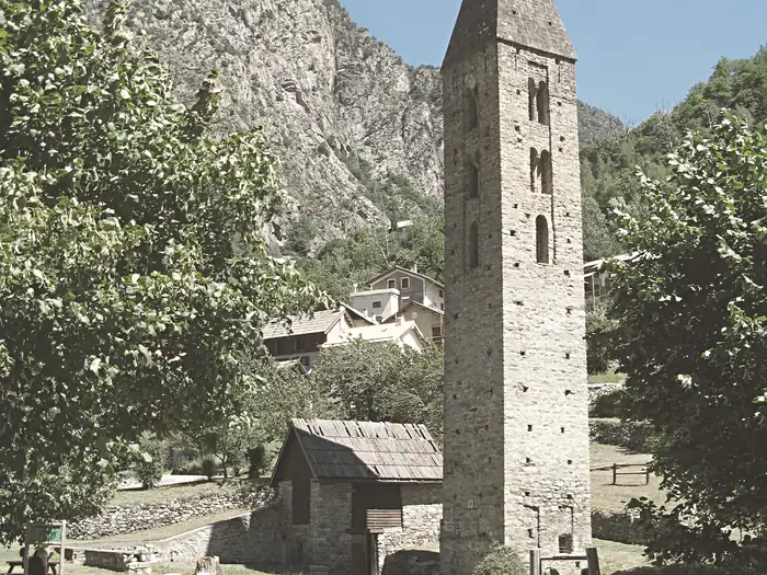 Clocher roman d'Isola