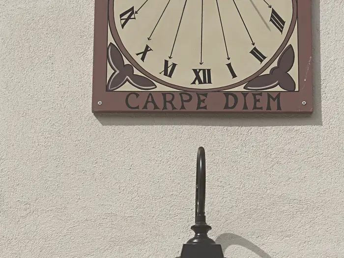 Nouvelle mairie de Malaussène - cadran solaire