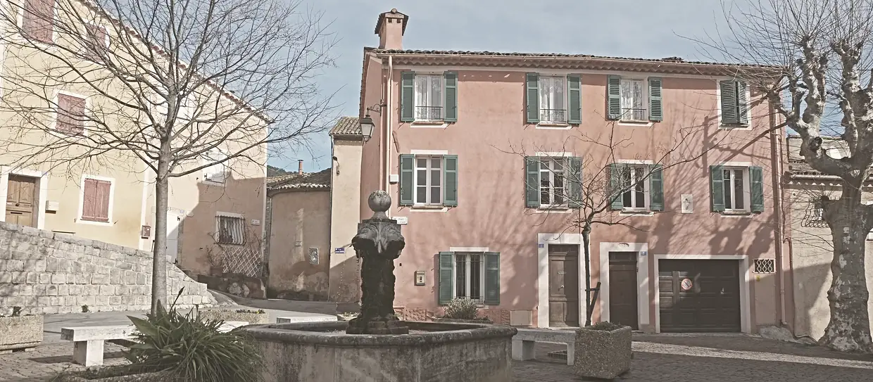 La place Gervais Court de Peymeinade