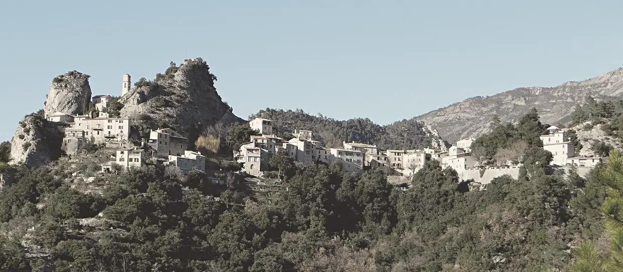 Vieux-Pierrefeu - Vue d'ensemble