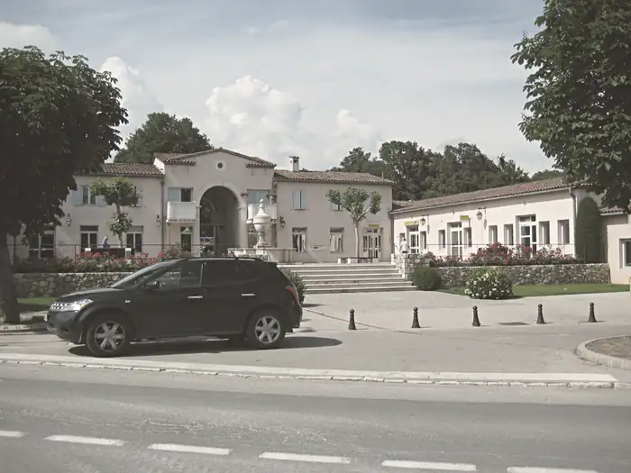 City center and post office of Roquefort-les-Pins