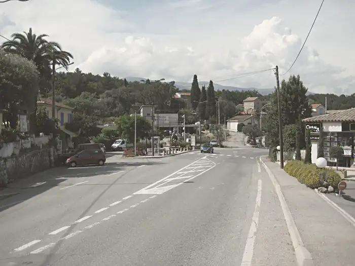 Main road of Roquefort-les-Pins