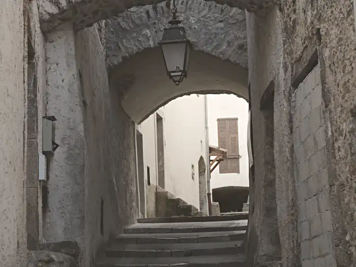 Photo d'une rue de Roquesteron