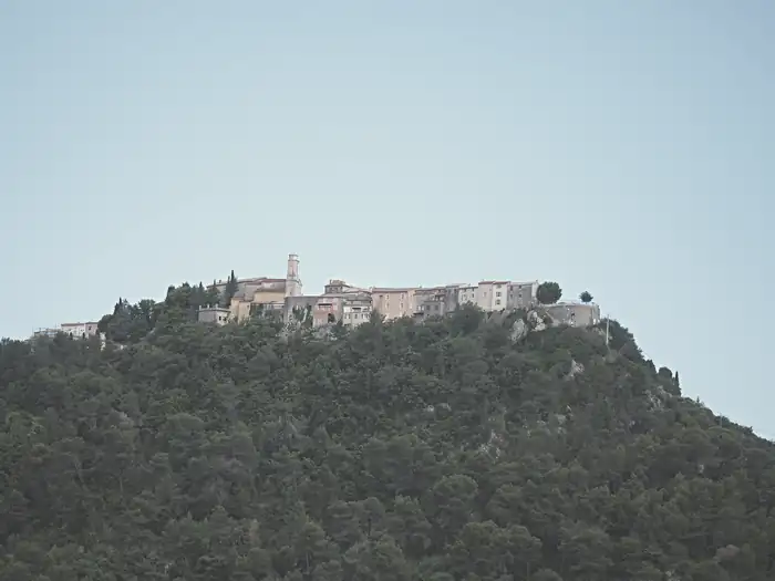 Le village de la Roquette-sur-Var