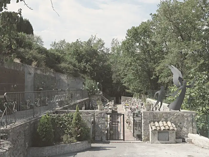 Cimetière du village, à Saint-Blaise