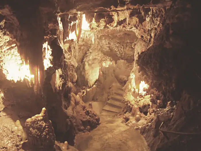 Grotte de Saint-Cézaire, à Saint-Cézaire-sur-Siagne