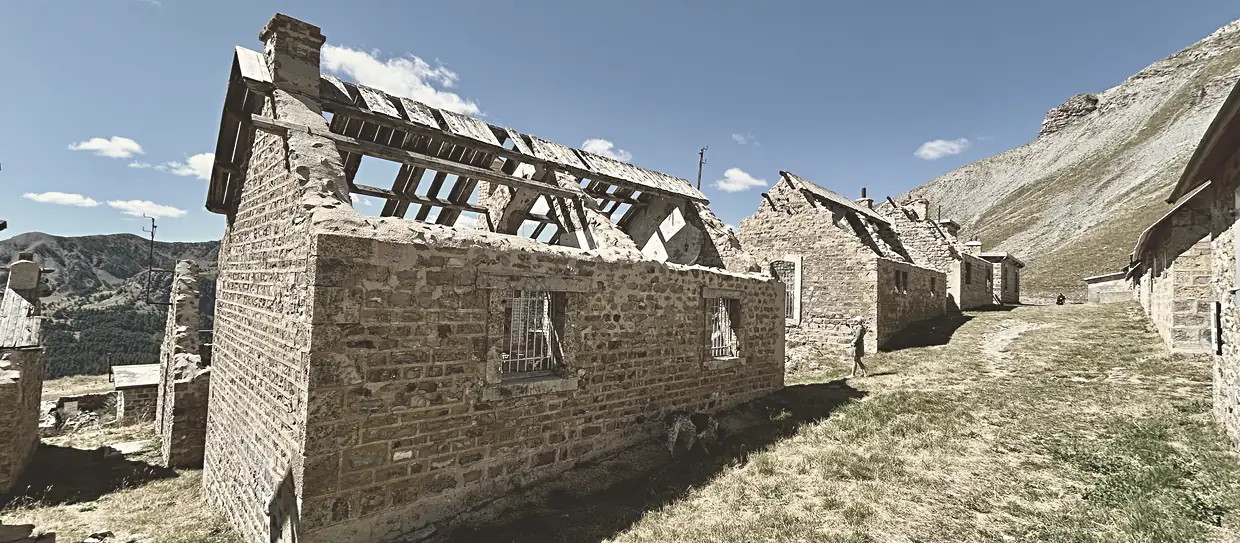 Camp des Fourches, à Saint-Dalmas-le-Selvage