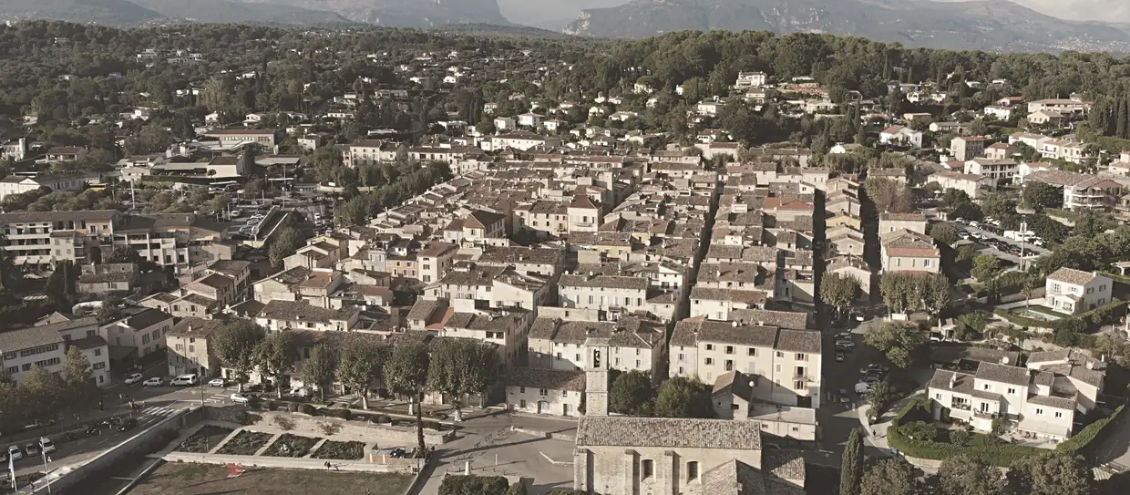 Vue du village de Valbonne
