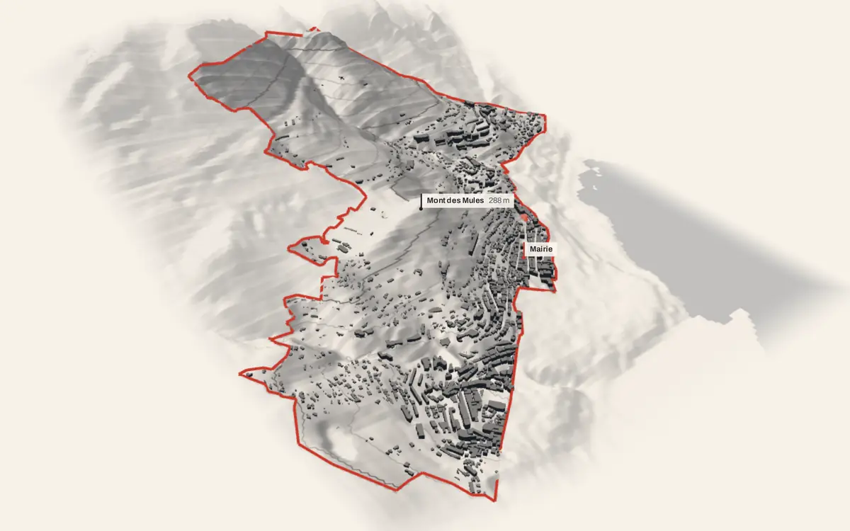 Beausoleil vue en relief depuis le sud-ouest : le terrain va de 58 à 650 mètres d'altitude, et 2 713 bâtiments y sont dressés à leur hauteur réelle, la mer occupant le bas de l'image.