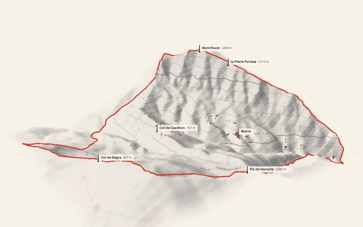 Castillon vue en relief depuis le sud-ouest : le terrain va de 253 à 1 283 mètres d'altitude, et 374 bâtiments y sont dressés à leur hauteur réelle.