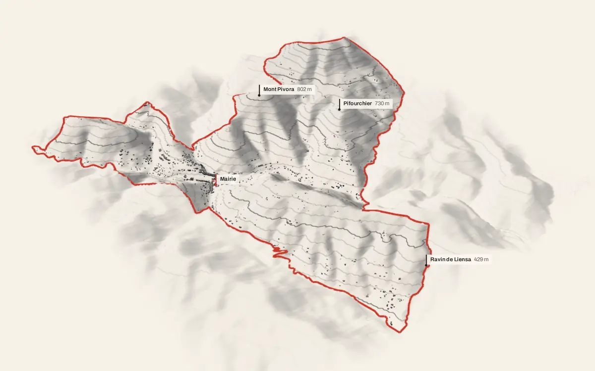 L'Escarène vue en relief depuis le sud-ouest : le terrain va de 221 à 1 054 mètres d'altitude, et 2 084 bâtiments y sont dressés à leur hauteur réelle.