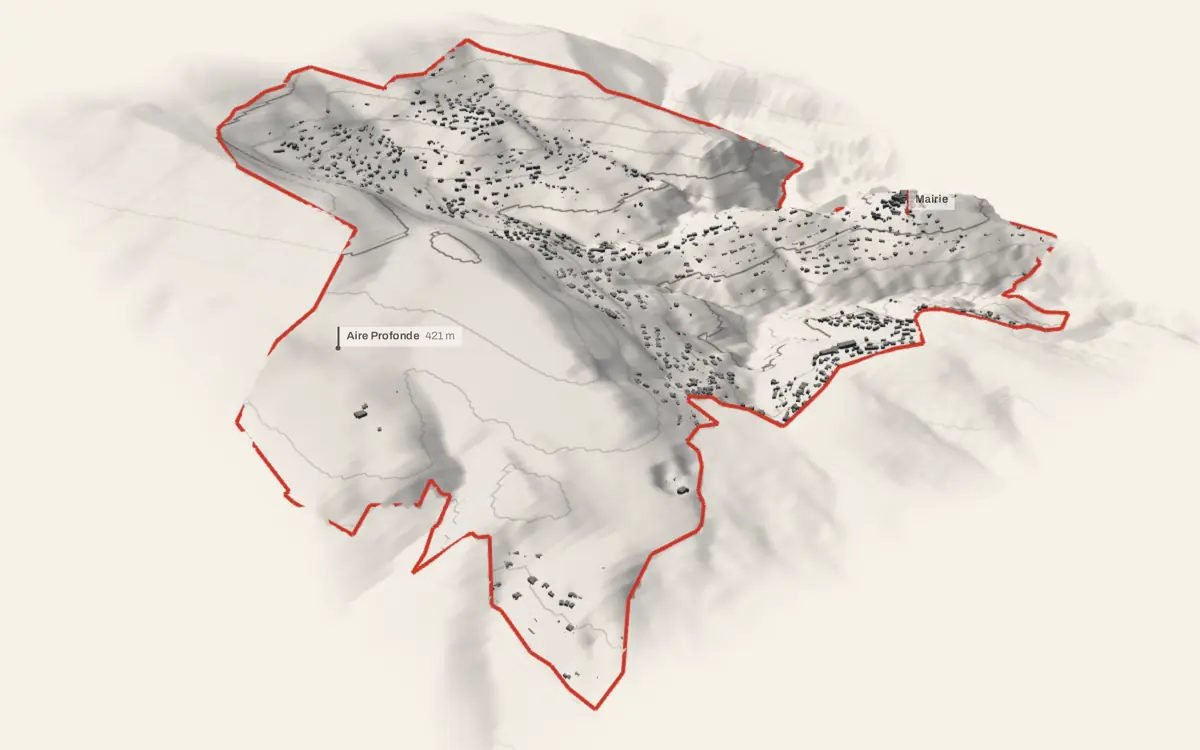Falicon vue en relief depuis le sud-ouest : le terrain va de 107 à 594 mètres d'altitude, et 2 014 bâtiments y sont dressés à leur hauteur réelle.