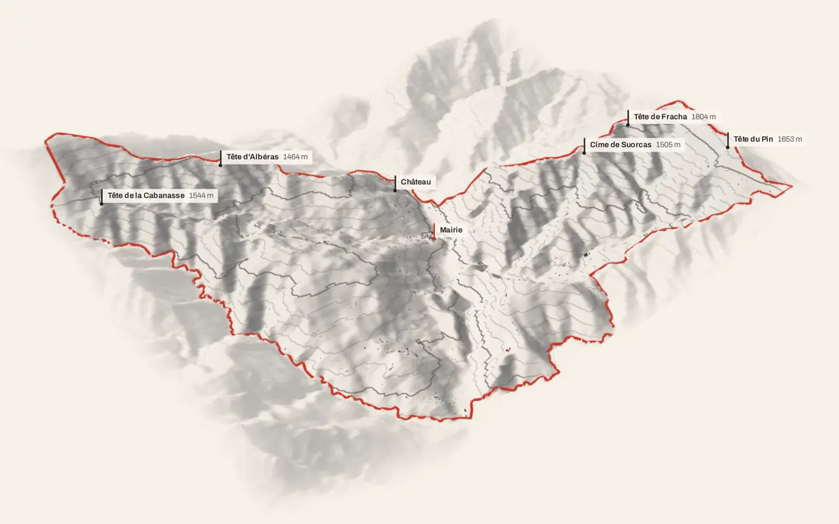 Lantosque vue en relief depuis le sud-ouest : le terrain va de 334 à 2 015 mètres d'altitude, et 2 368 bâtiments y sont dressés à leur hauteur réelle.