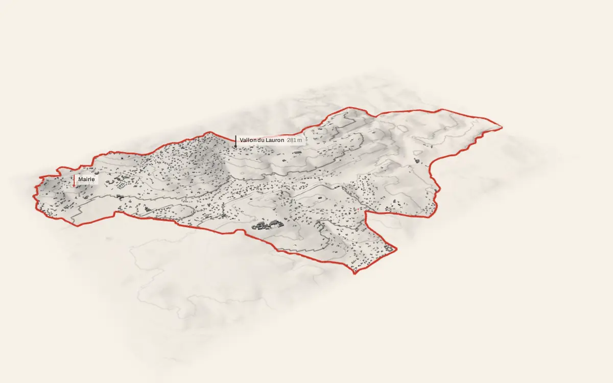 Opio vue en relief depuis le sud-ouest : le terrain va de 153 à 360 mètres d'altitude, et 2 851 bâtiments y sont dressés à leur hauteur réelle.