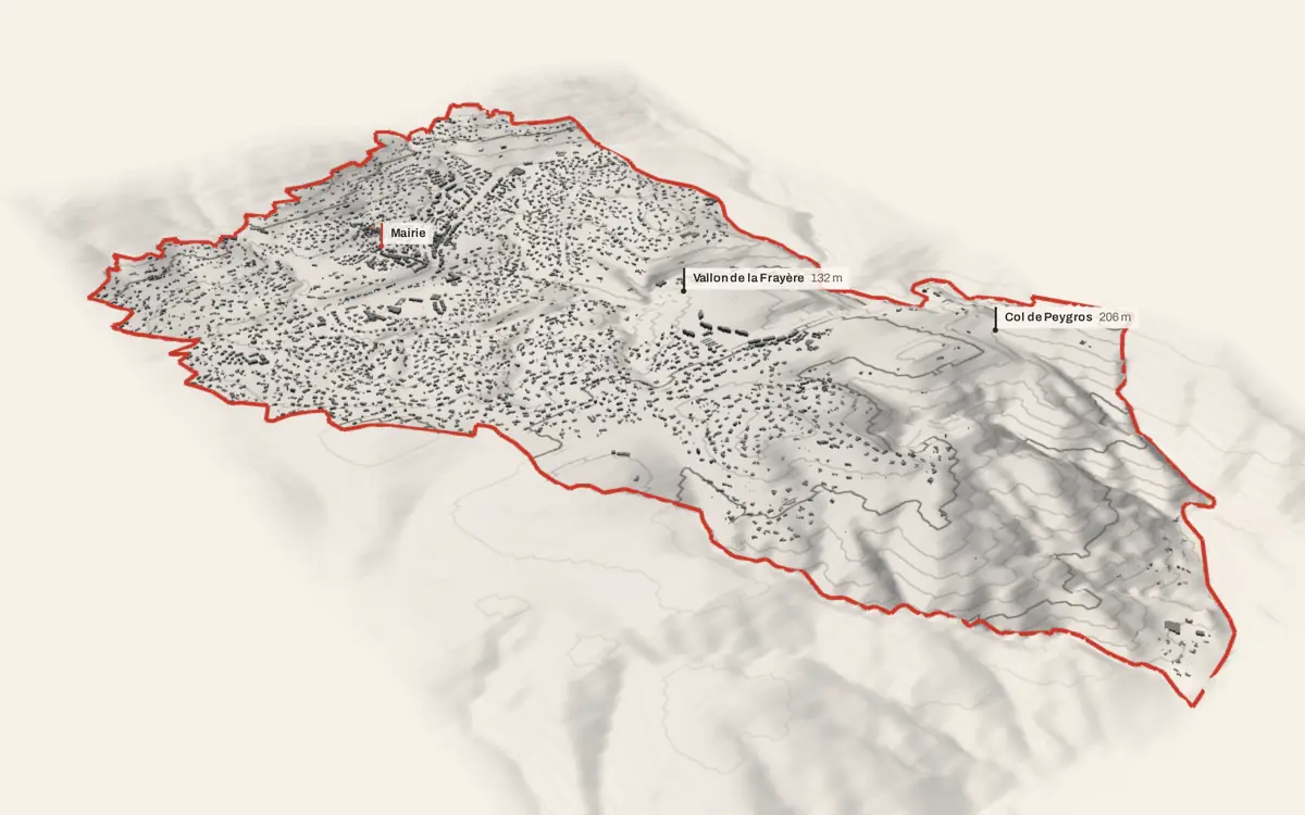 Peymeinade vue en relief depuis le sud-ouest : le terrain va de 21 à 330 mètres d'altitude, et 8 247 bâtiments y sont dressés à leur hauteur réelle.