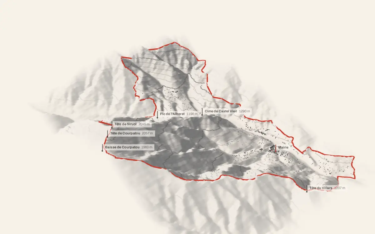 Roquebillière vue en relief depuis le sud-ouest : le terrain va de 503 à 2 057 mètres d'altitude, et 2 082 bâtiments y sont dressés à leur hauteur réelle.