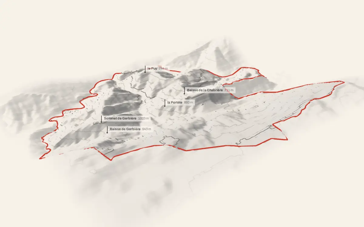 La Roque-en-Provence vue en relief depuis le sud-ouest : le terrain va de 282 à 1 567 mètres d'altitude, et 187 bâtiments y sont dressés à leur hauteur réelle.