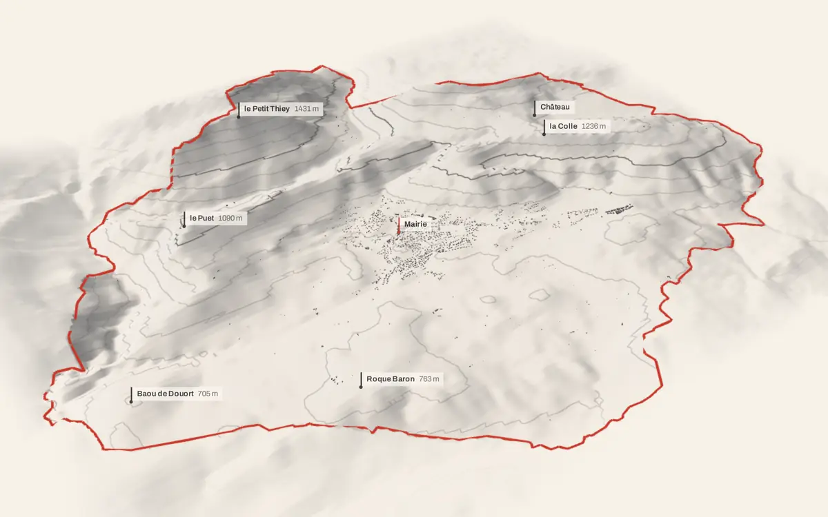 Saint-Vallier-de-Thiey vue en relief depuis le sud-ouest : le terrain va de 462 à 1 551 mètres d'altitude, et 3 082 bâtiments y sont dressés à leur hauteur réelle.