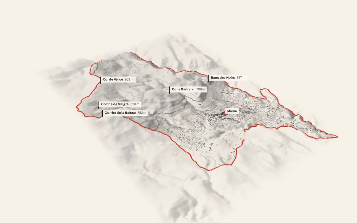 Vence vue en relief depuis le sud-ouest : le terrain va de 37 à 1 029 mètres d'altitude, et 13 293 bâtiments y sont dressés à leur hauteur réelle.